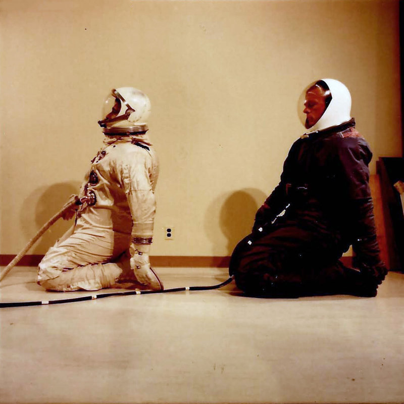 Illustration for article titled Newly Declassified Photos Show The Crewed USAF Spy Spacecraft That Almost Was